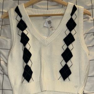 sunday best quinn sweater vest in whisper white/admiral
